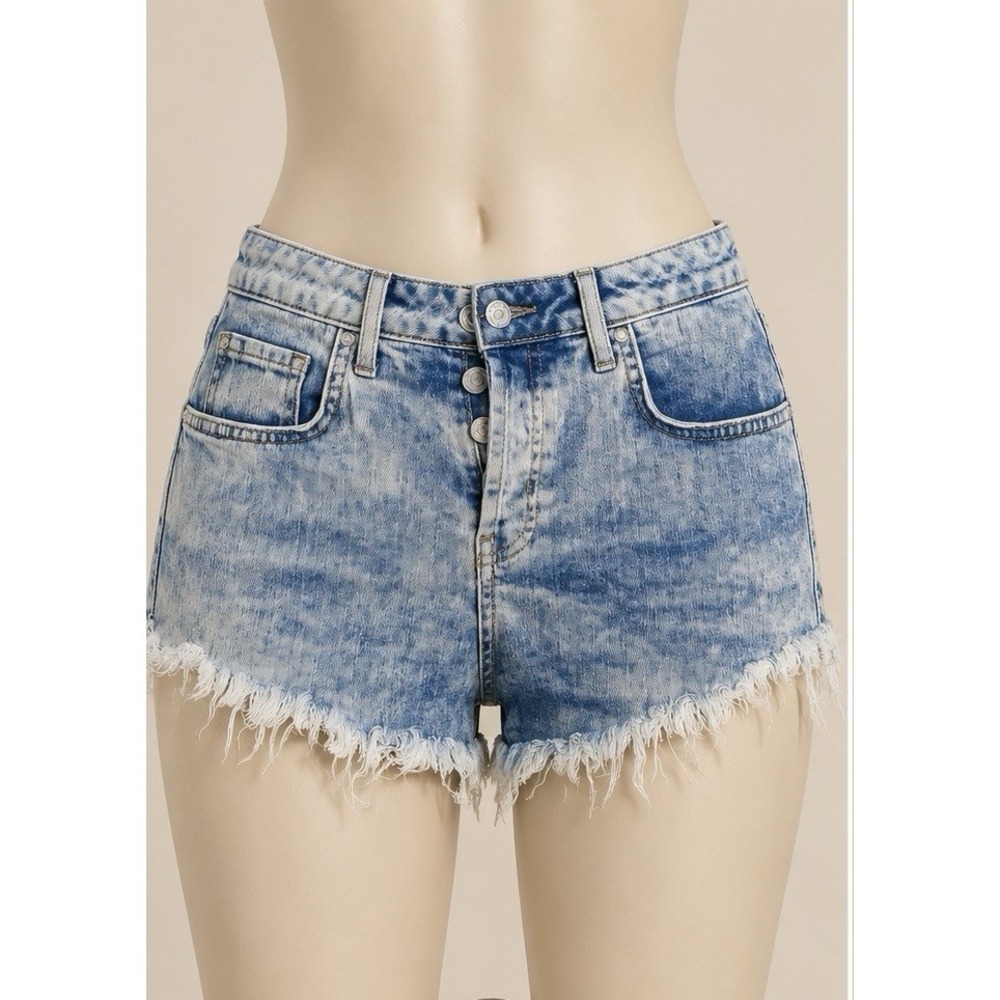 Forever 21 Women's Blue Light Wash Denim Cut Off Shorts, Mid Rise, Pockets M
